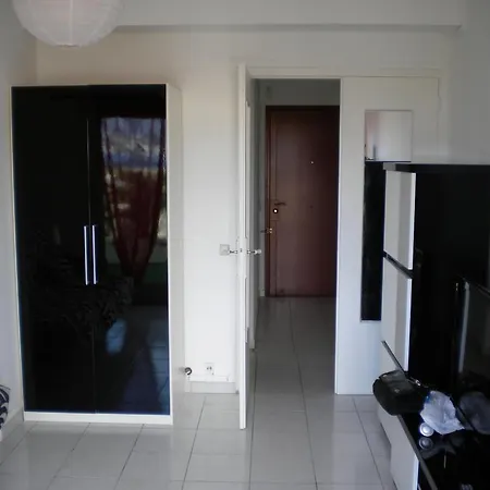 California Parc Apartment *